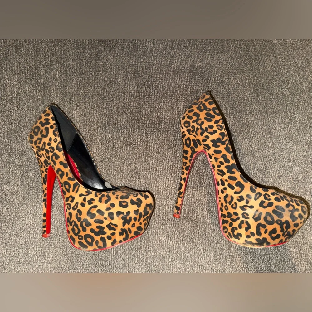 RED BOTTOMS Leopard animal Print Stiletto high Heels Red Soles 7.5 valentine - Picture 5 of 11